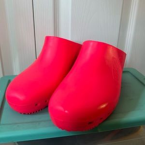 Calzuro Nurse Clogs, Hot Pink, No Holes